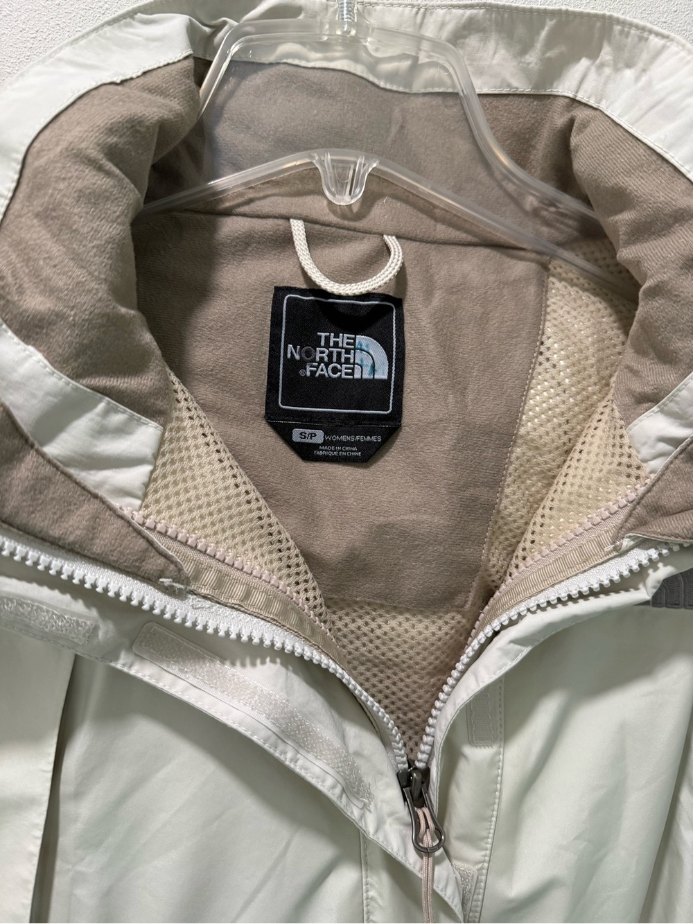 The North Face Hooded Shell Jacket - Picture 3 of 5